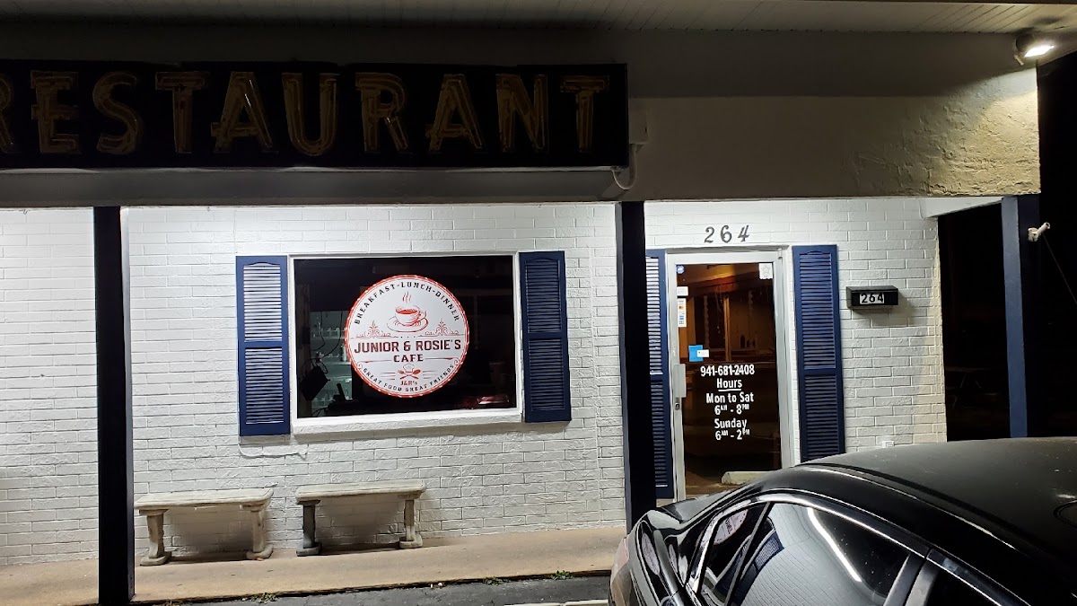 Junior And Rosie's Cafe And Grill